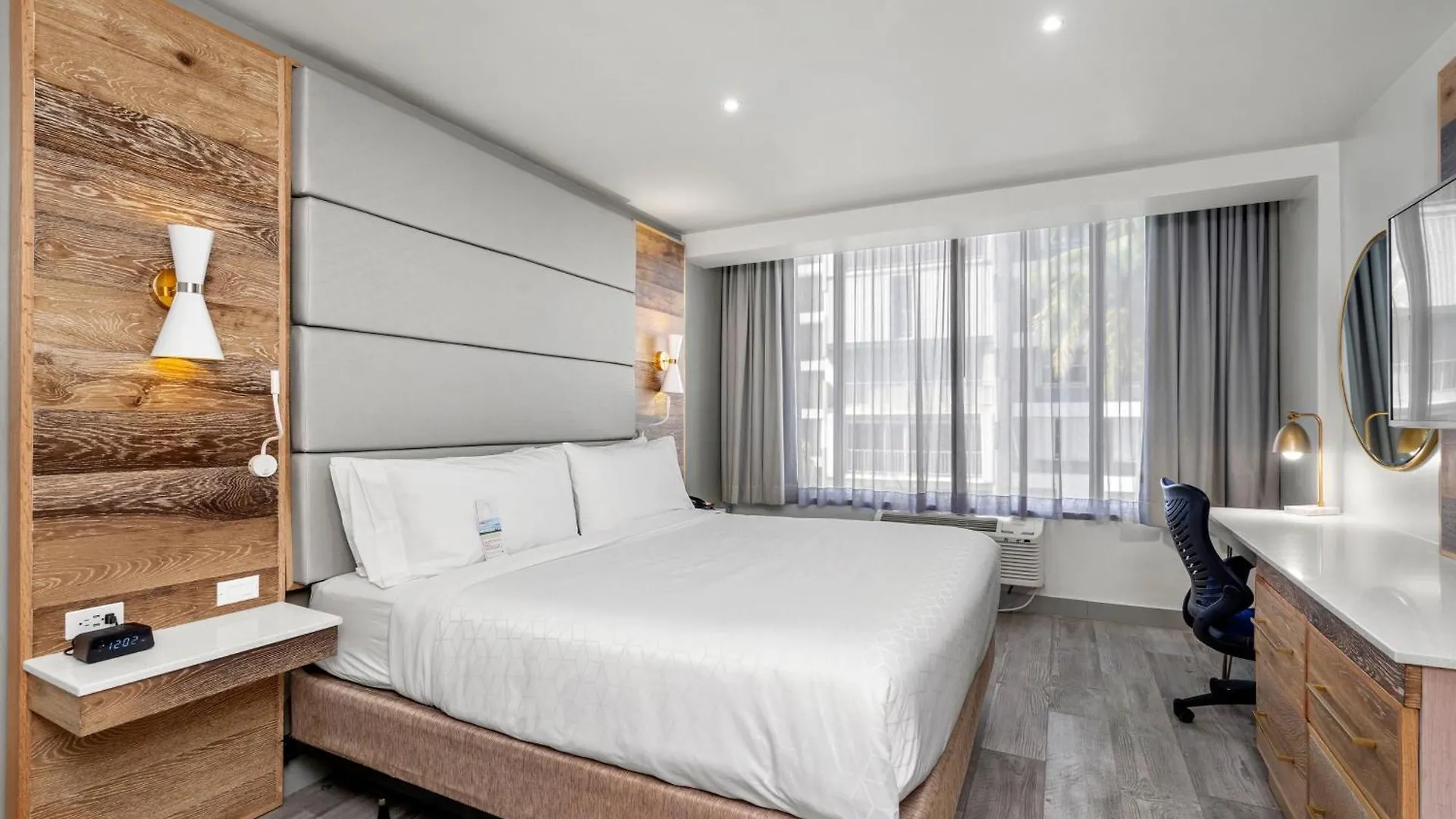 Resort Holiday Inn Express San Juan Condado, an IHG Hotel