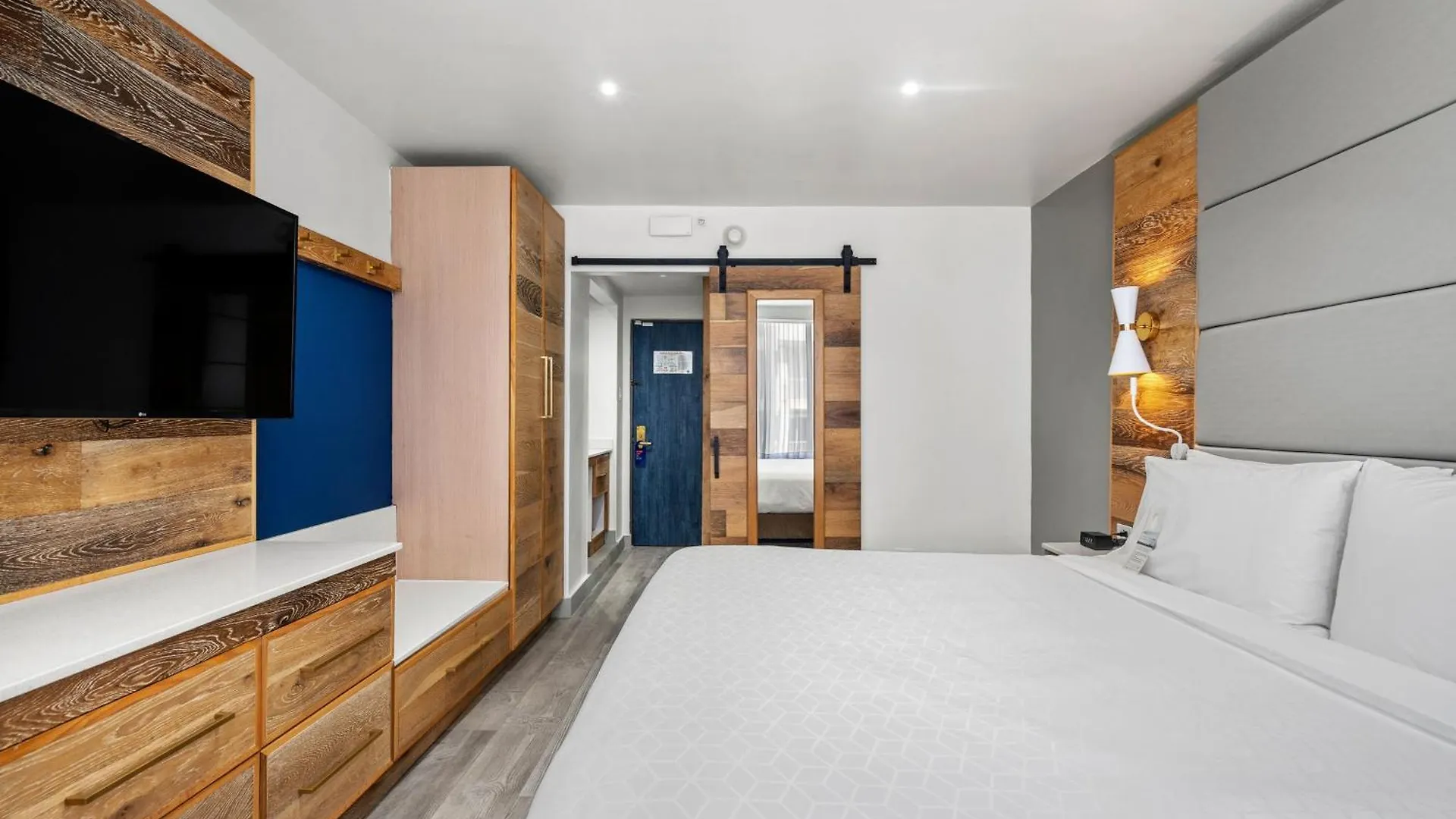 Resort Holiday Inn Express San Juan Condado, an IHG Hotel