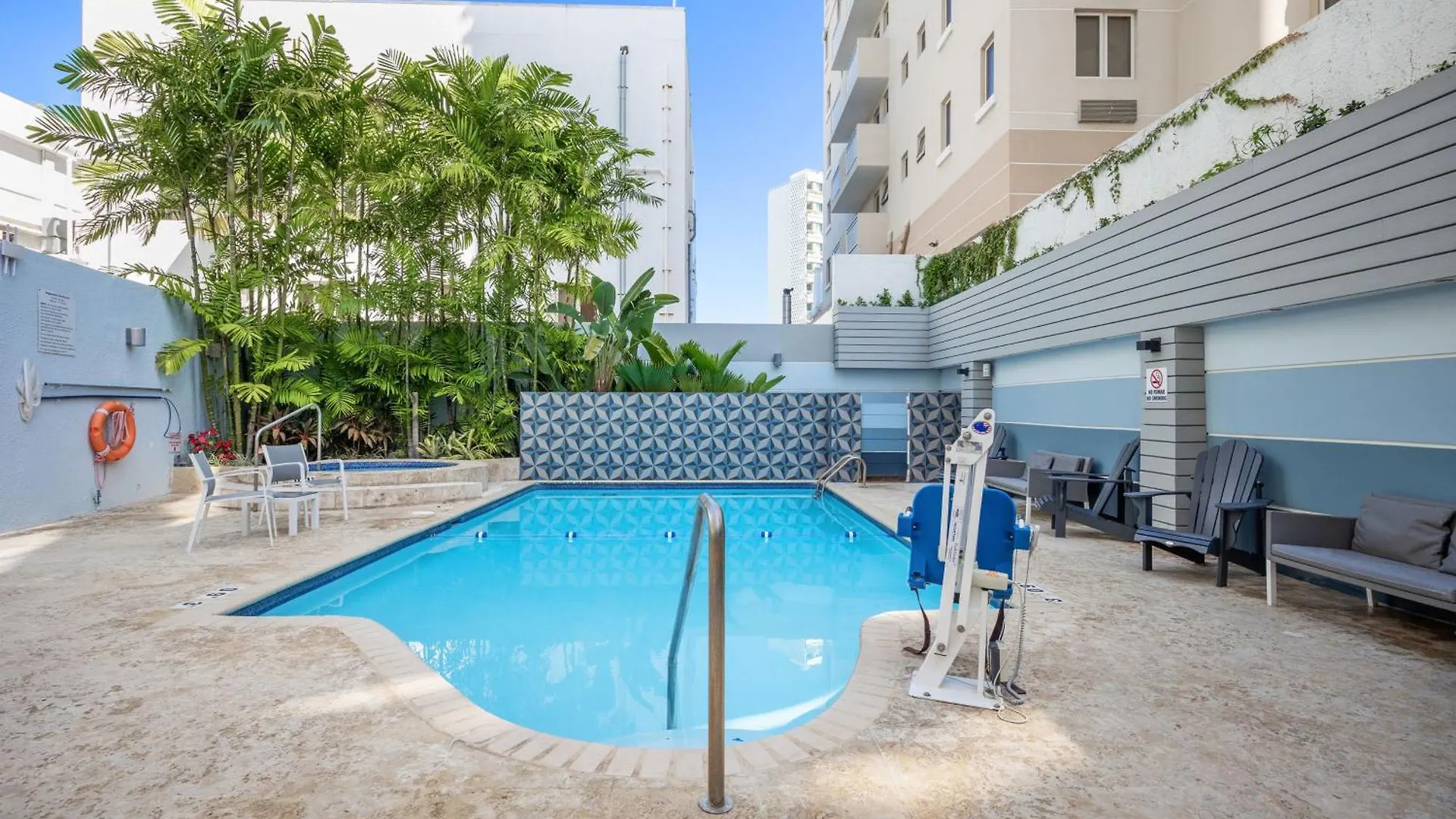 Resort Holiday Inn Express San Juan Condado, an IHG Hotel